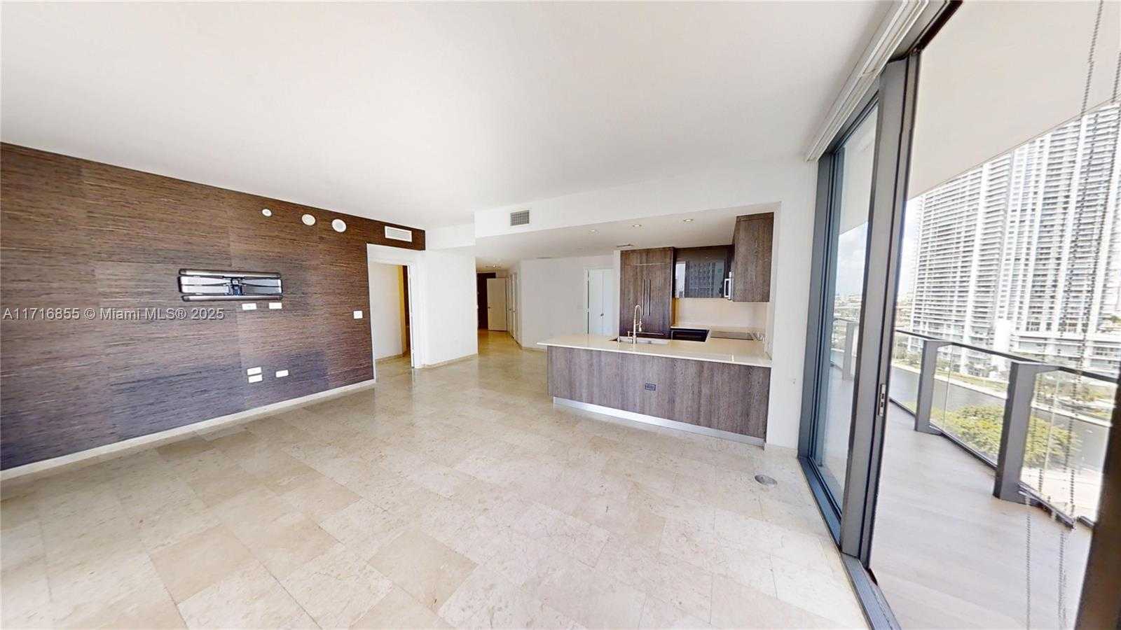 Small Image of 68 SOUTH EAST 6 ST #1111, Miami Number 8