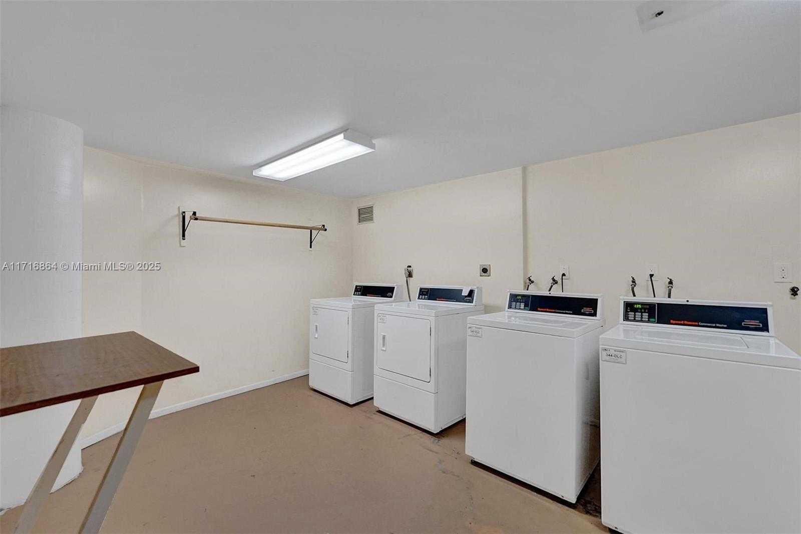 Small Image of 1351 NORTH EAST MIAMI GARDENS DRIVE #1025E, Miami Number 15