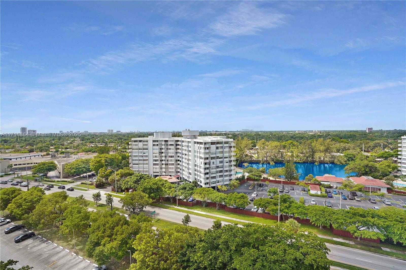 Small Image of 1351 NORTH EAST MIAMI GARDENS DRIVE #1025E, Miami Number 4