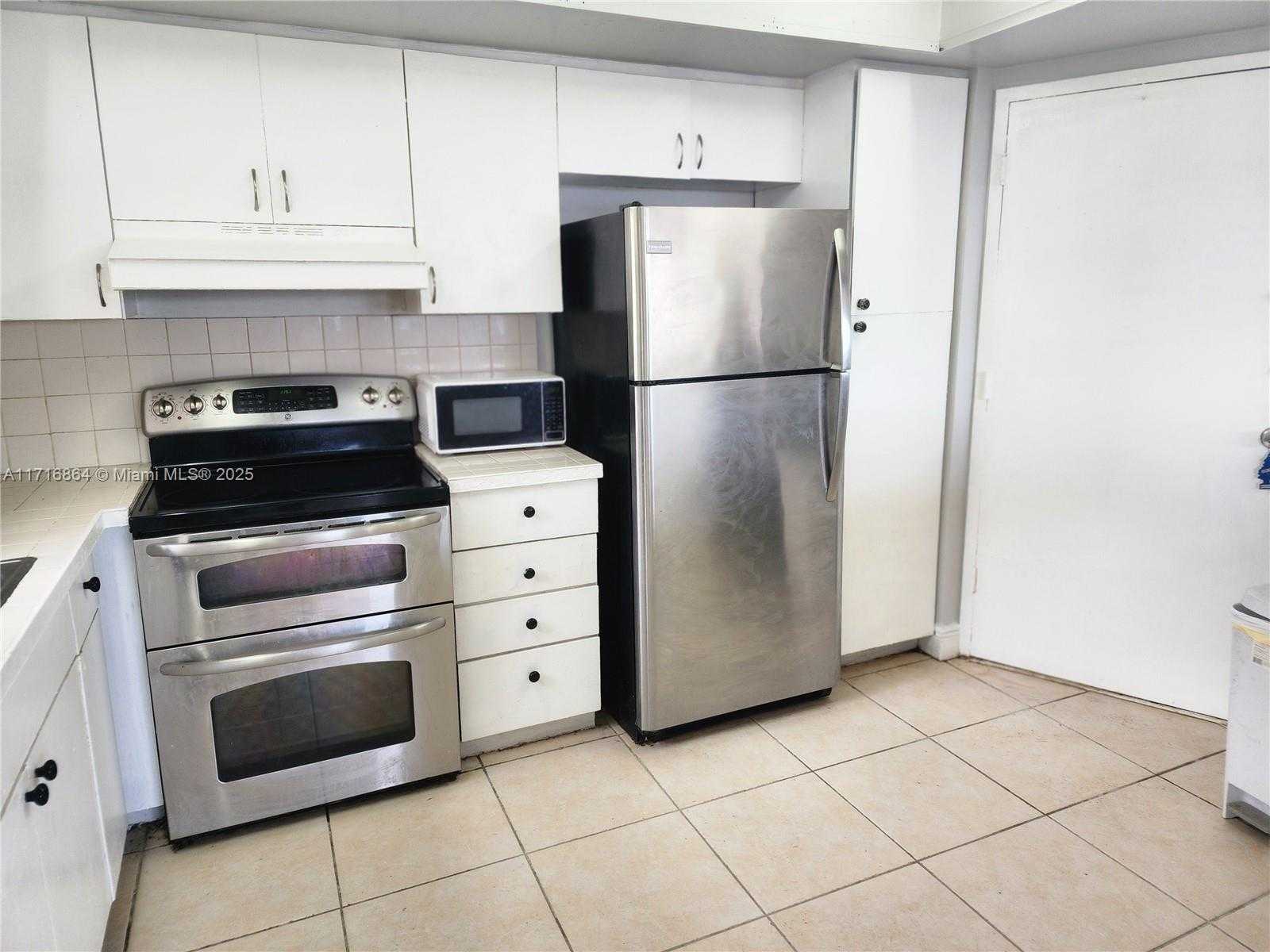 Small Image of 1351 NORTH EAST MIAMI GARDENS DRIVE #1025E, Miami Number 8