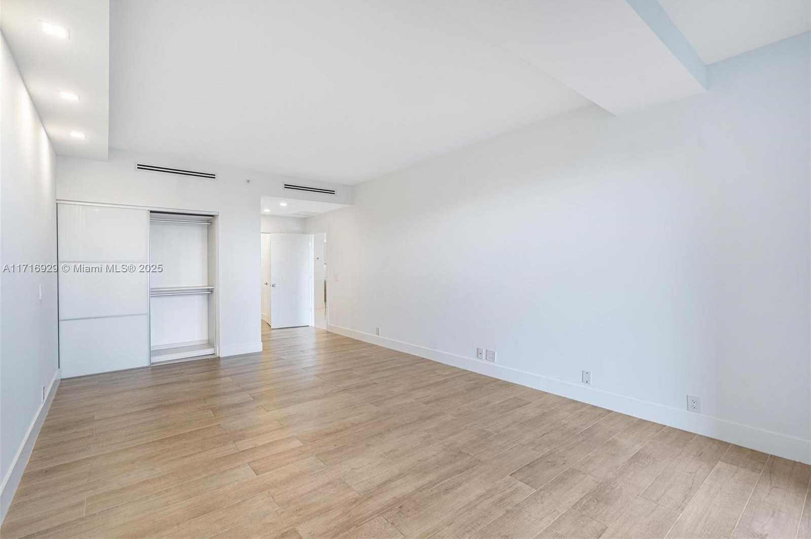 Small Image of 151 CRANDON BLVD #534, Key Biscayne Number 10
