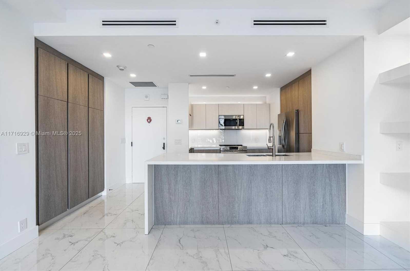 Small Image of 151 CRANDON BLVD #534, Key Biscayne Number 2