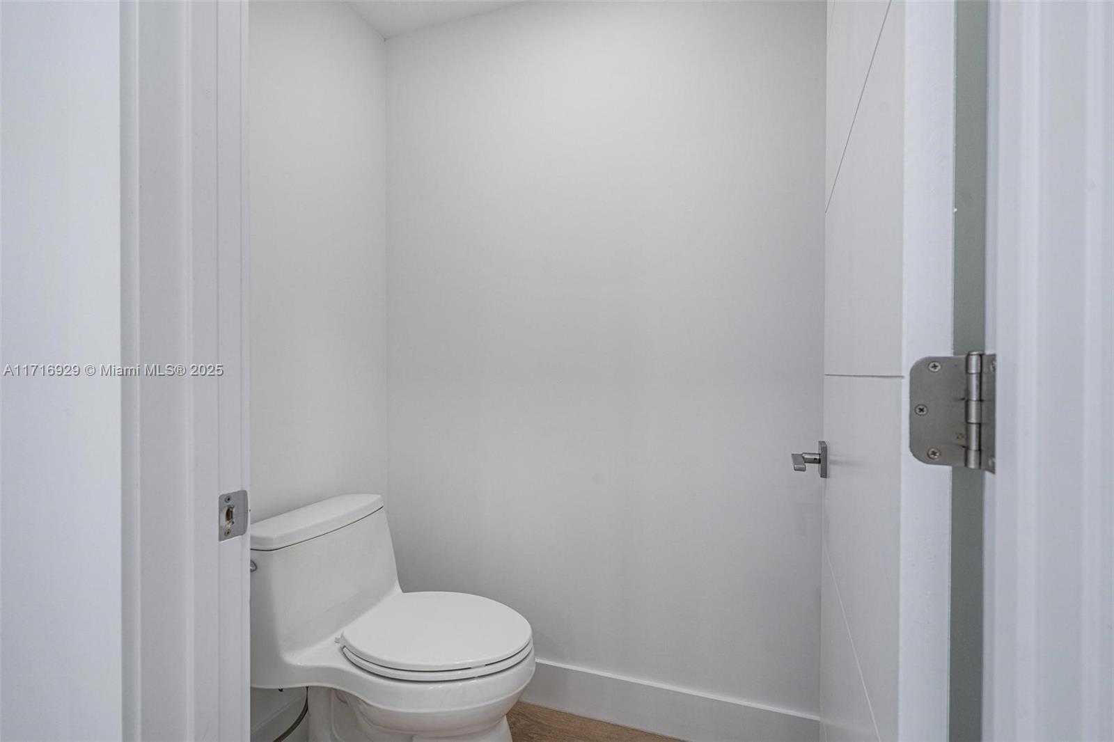 Small Image of 151 CRANDON BLVD #534, Key Biscayne Number 23