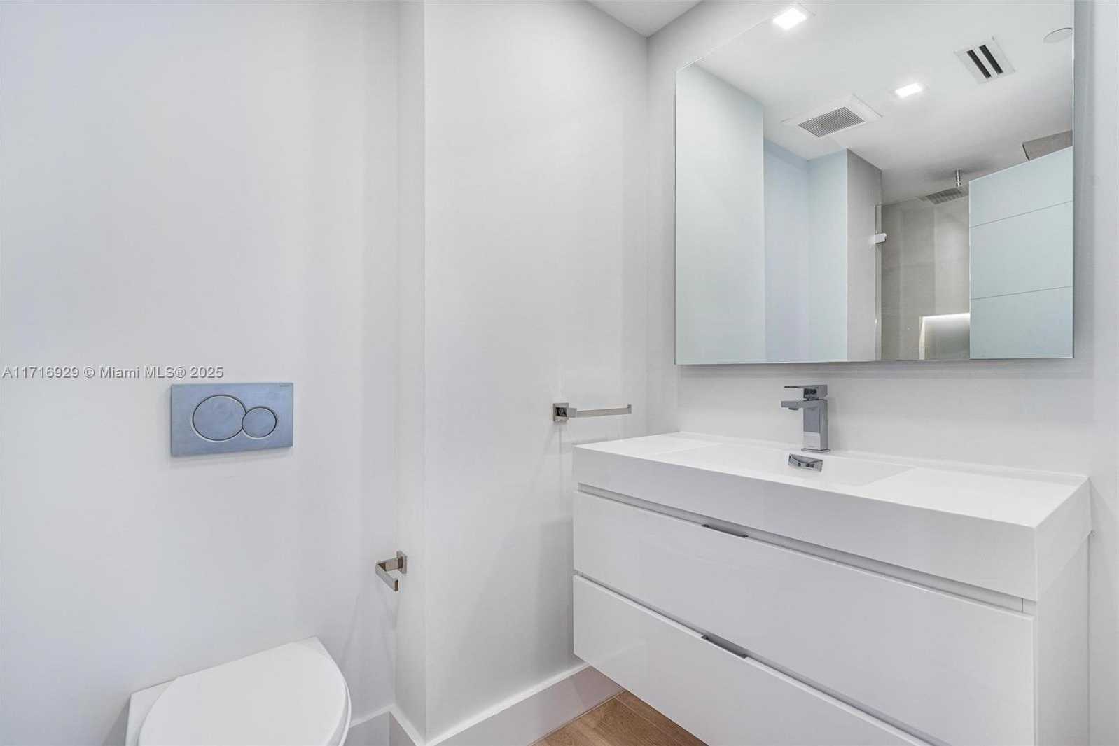 Small Image of 151 CRANDON BLVD #534, Key Biscayne Number 24