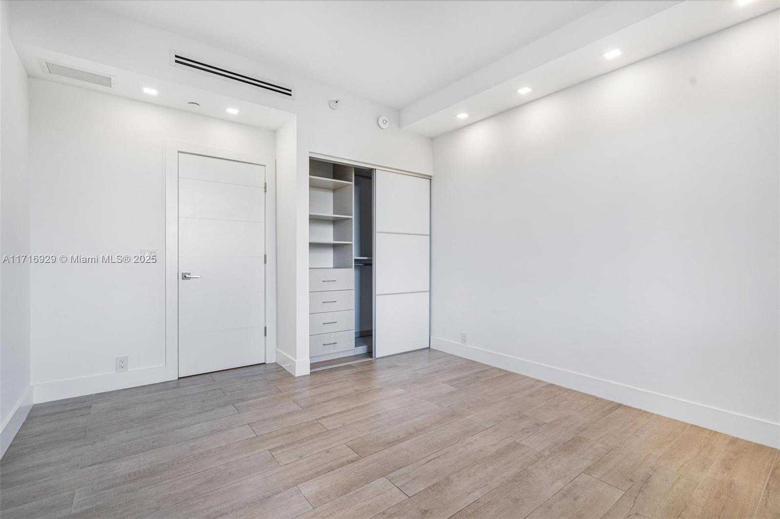 Small Image of 151 CRANDON BLVD #534, Key Biscayne Number 27