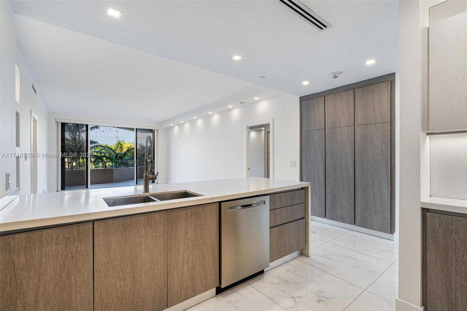 Small Image of 151 CRANDON BLVD #534, Key Biscayne Number 3