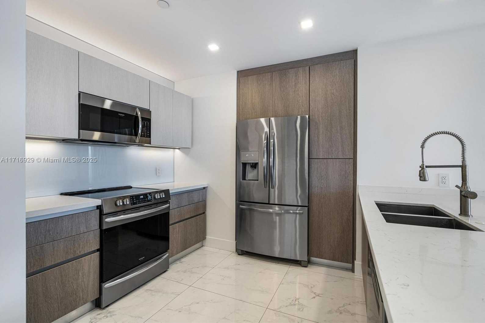 Small Image of 151 CRANDON BLVD #534, Key Biscayne Number 4