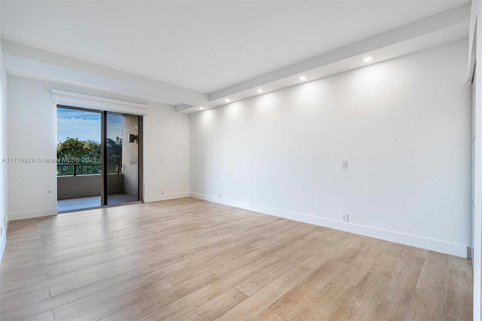 Small Image of 151 CRANDON BLVD #534, Key Biscayne Number 9