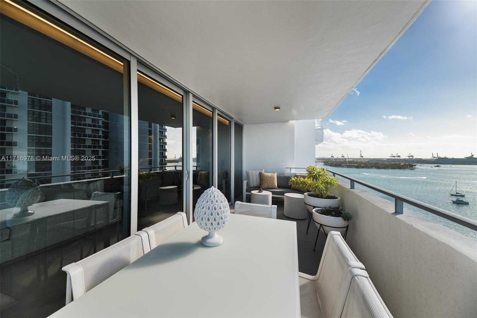 Small Image of 11 ISLAND AVE #1911, Miami Beach Number 2