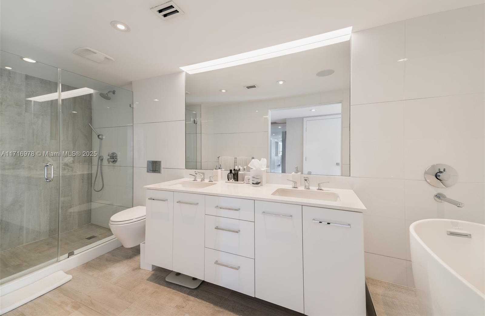 Small Image of 11 ISLAND AVE #1911, Miami Beach Number 8