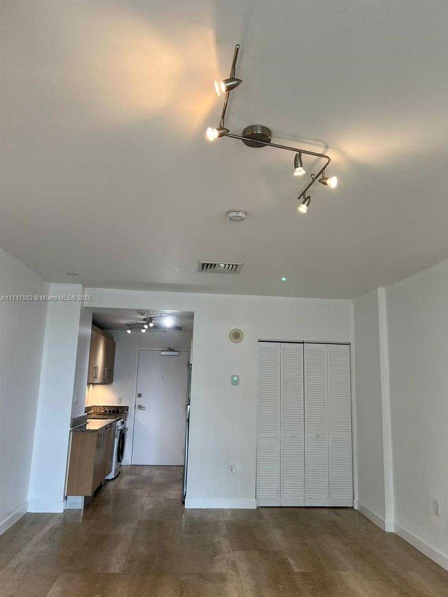 Small Image of 10275 COLLINS AVE #111, Bal Harbour Number 16