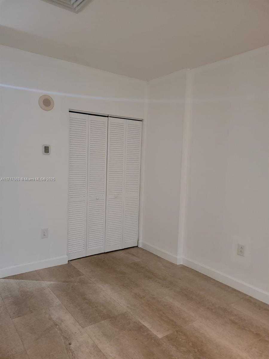 Small Image of 10275 COLLINS AVE #111, Bal Harbour Number 17