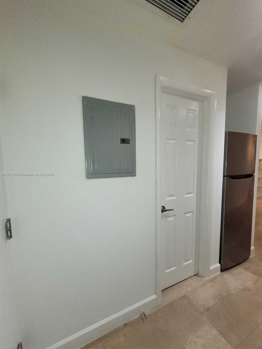 Small Image of 10275 COLLINS AVE #111, Bal Harbour Number 6