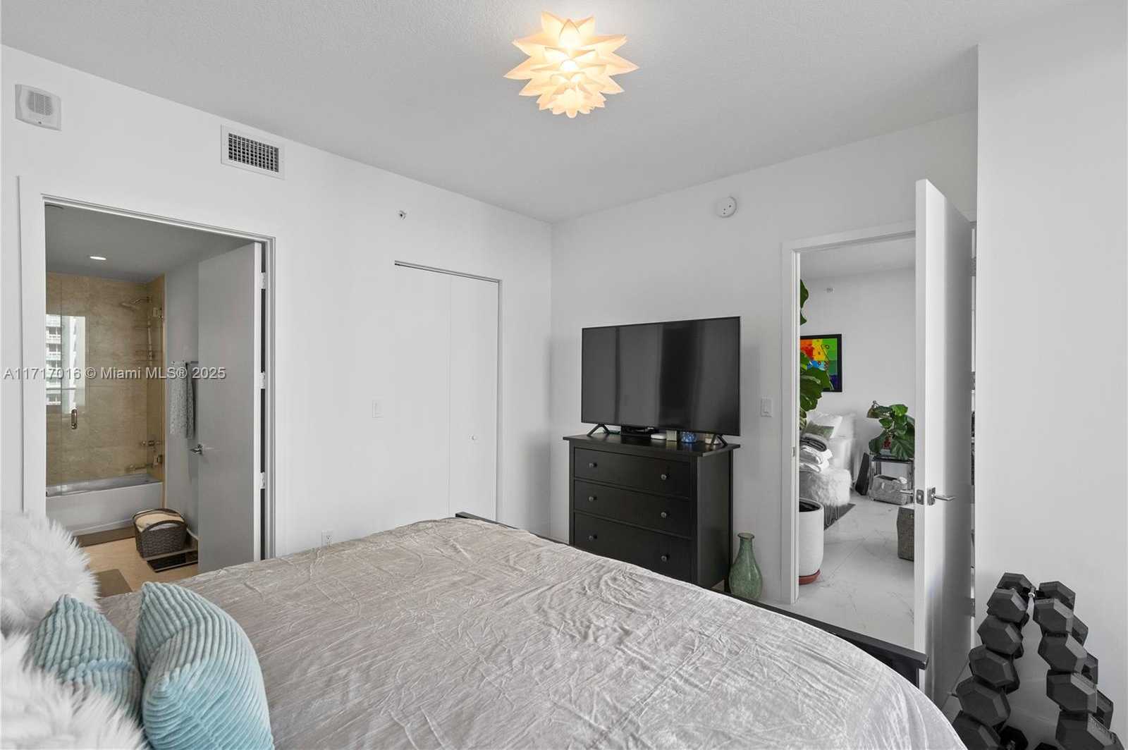 Small Image of 488 NORTH EAST 18TH ST #4009, Miami Number 13