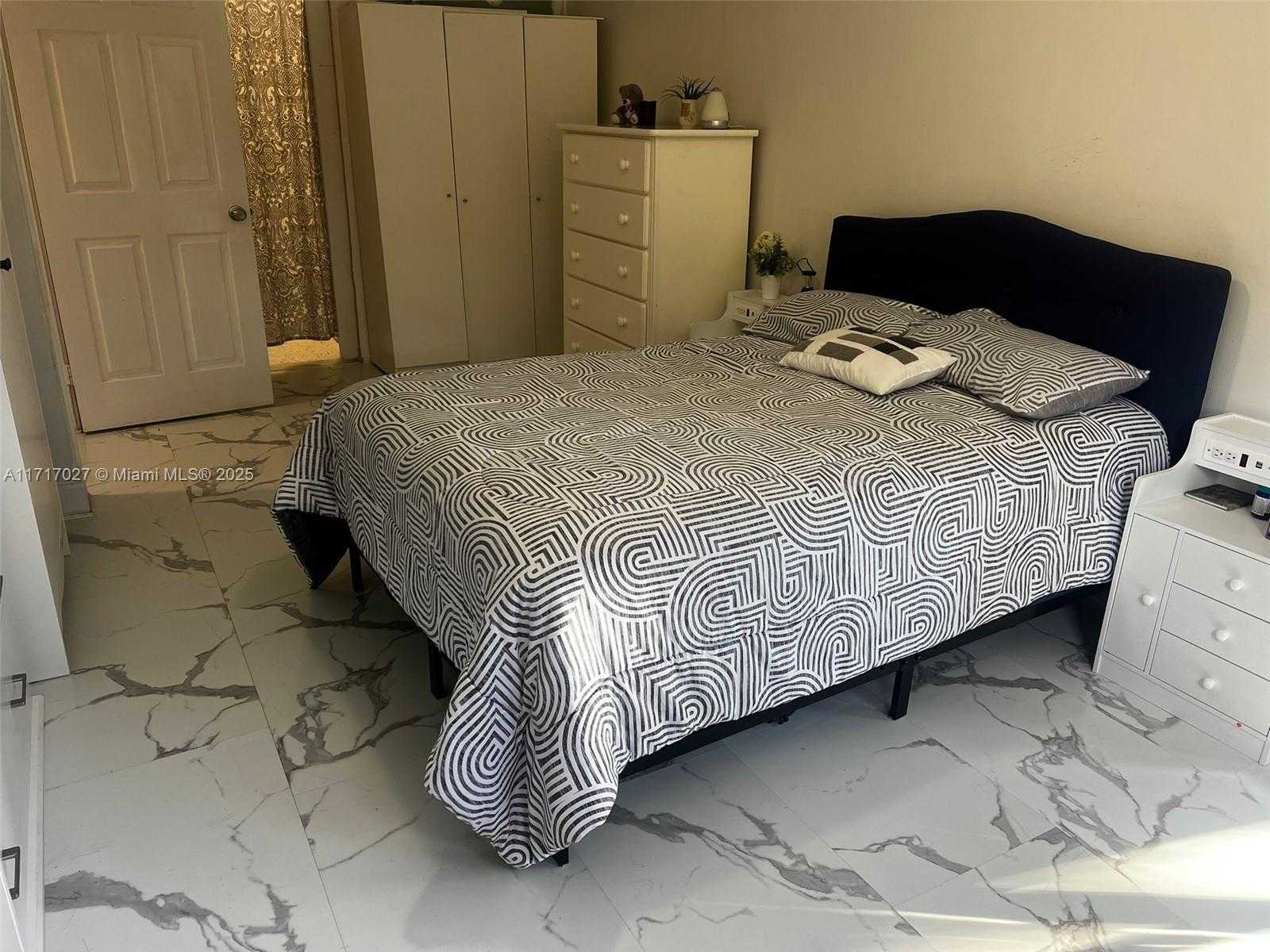 Small Image of 15500 SOUTH WEST 80TH ST #A-106, Miami Number 6