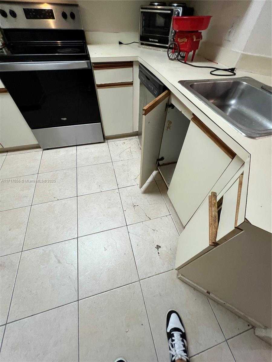 Small Image of 8871 WILES RD #208, Coral Springs Number 3