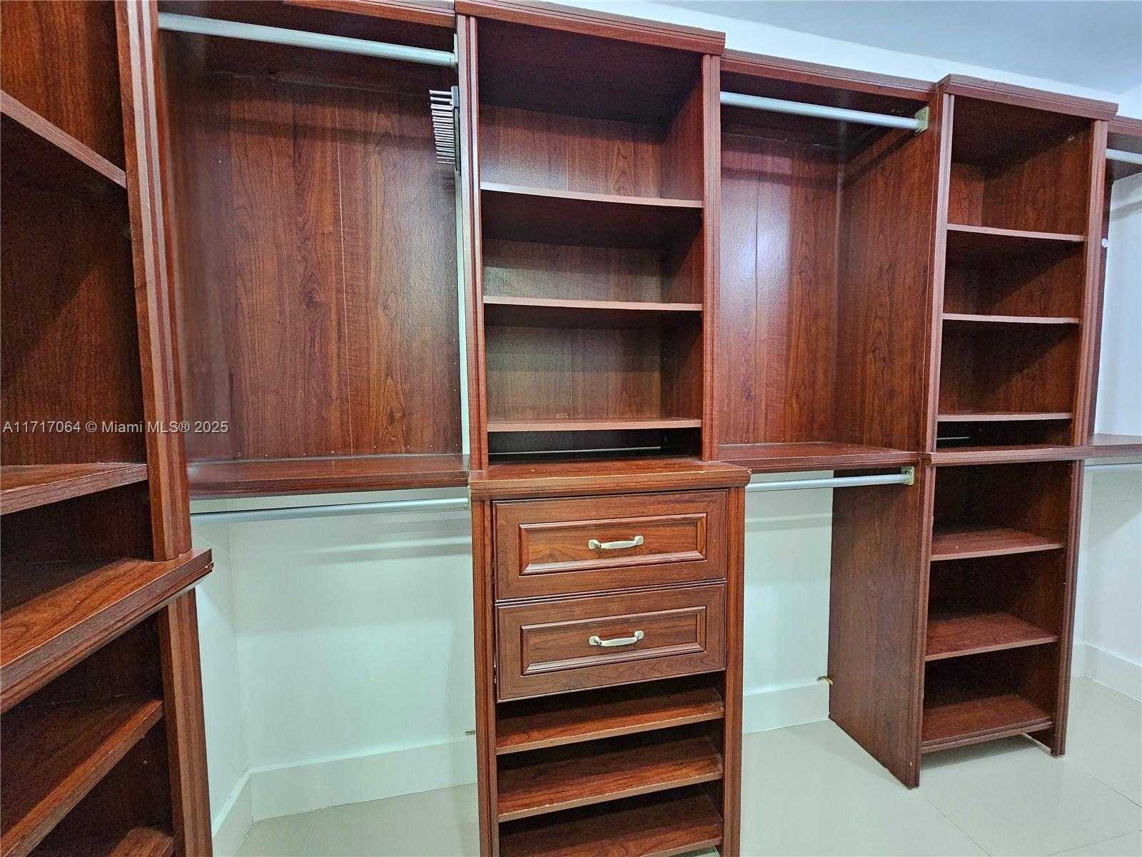 Small Image of 18051 BISCAYNE BLVD #1204, Aventura Number 11