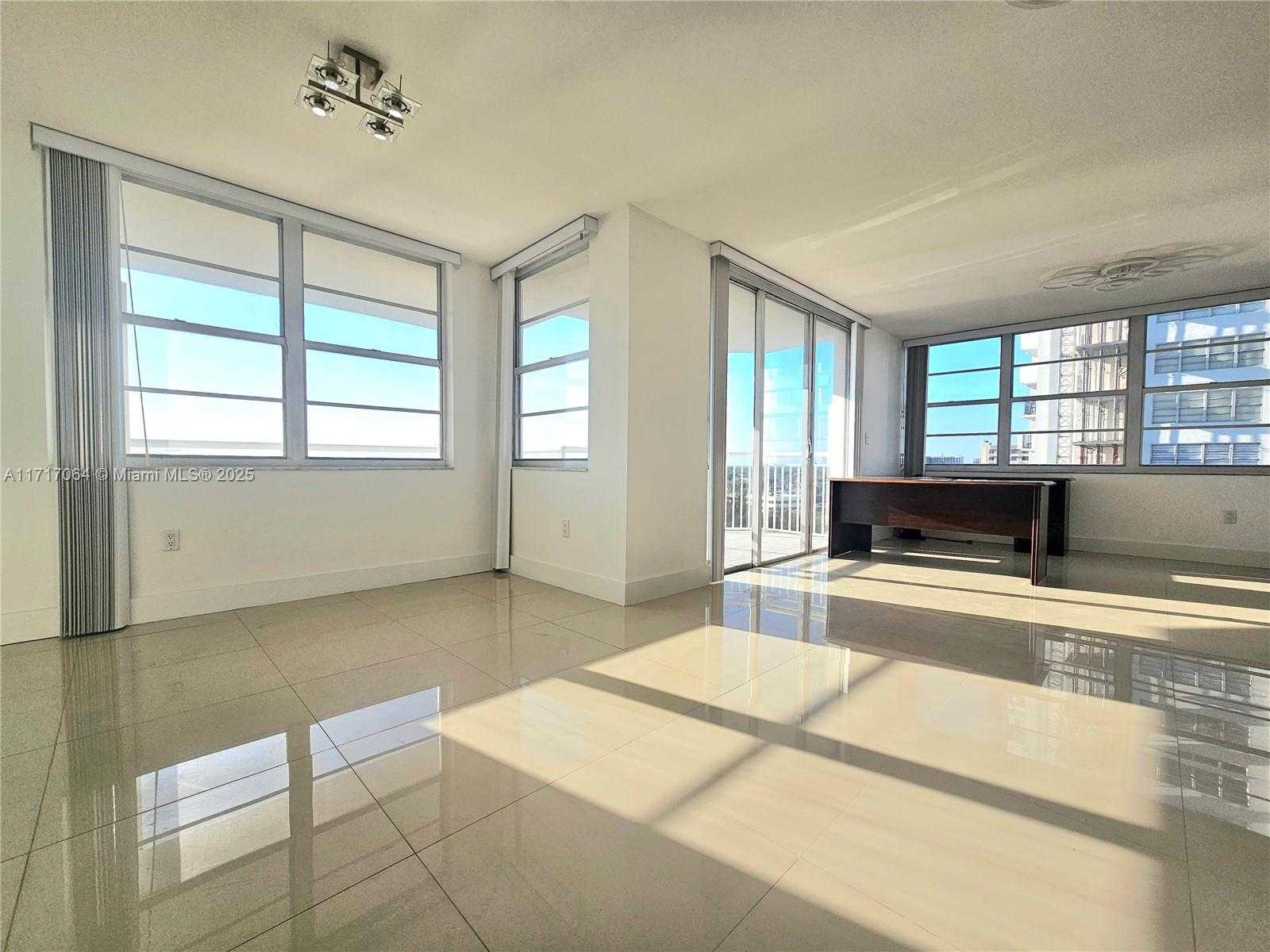 Small Image of 18051 BISCAYNE BLVD #1204, Aventura Number 15