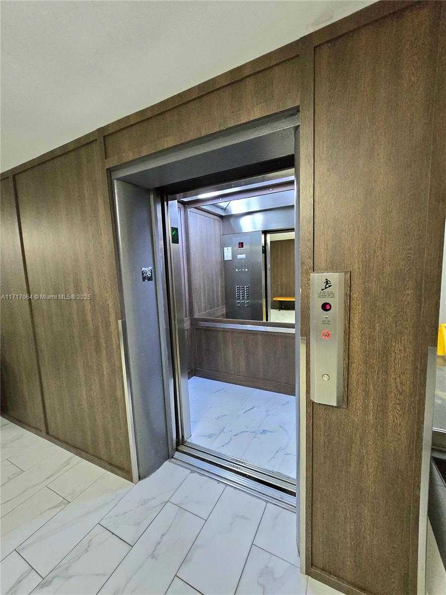 Small Image of 18051 BISCAYNE BLVD #1204, Aventura Number 27