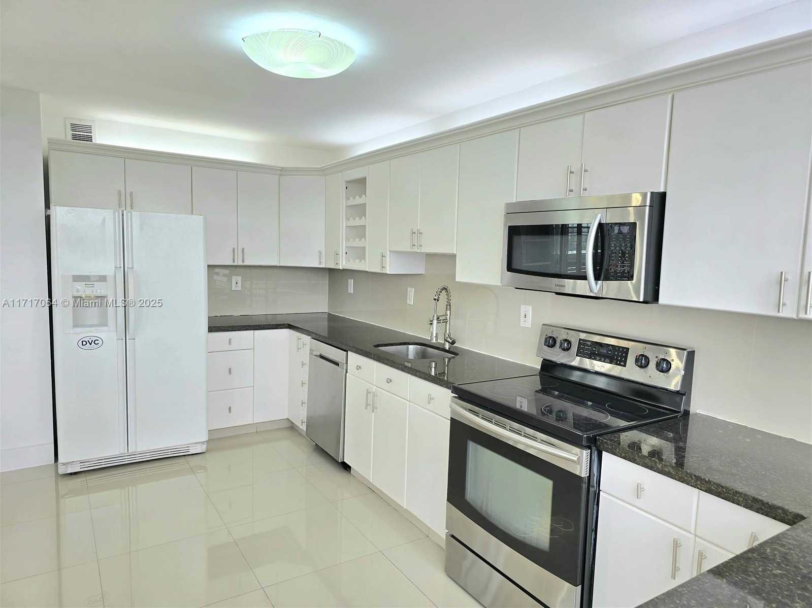 Small Image of 18051 BISCAYNE BLVD #1204, Aventura Number 38