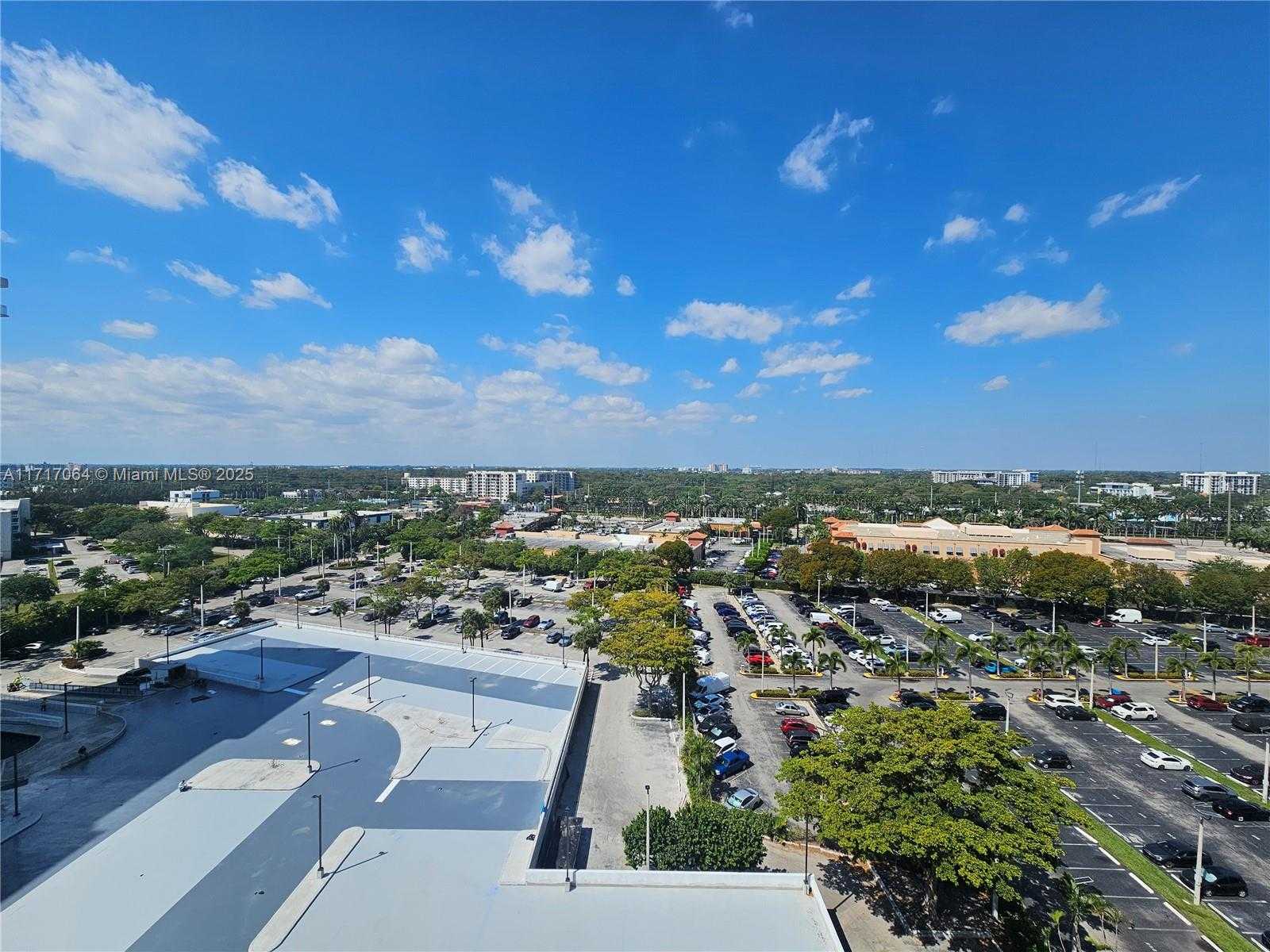 Small Image of 18051 BISCAYNE BLVD #1204, Aventura Number 39