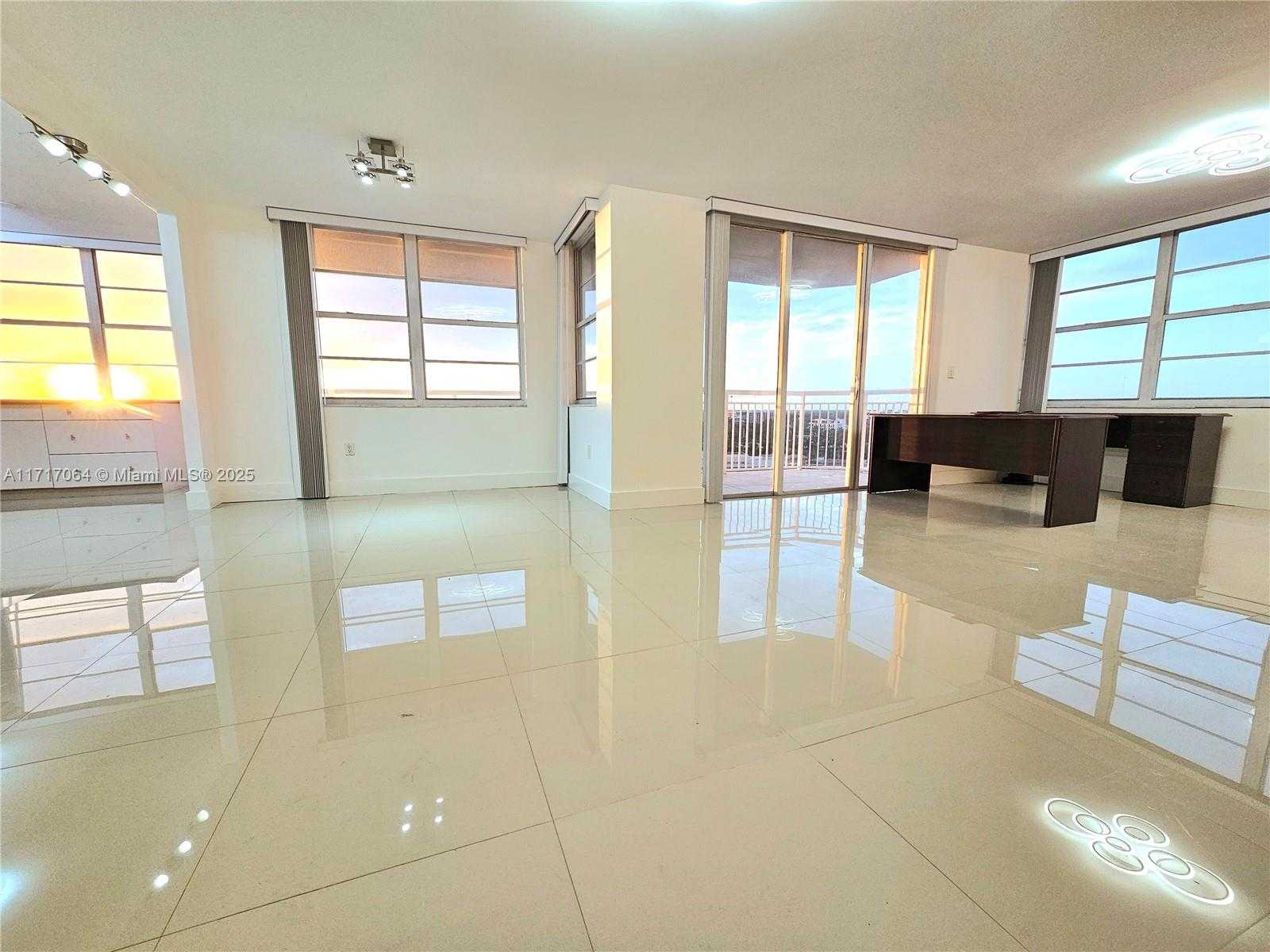 Small Image of 18051 BISCAYNE BLVD #1204, Aventura Number 8