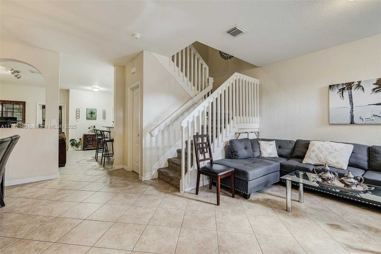 Small Image of 14071 SW 273rd Terrace, Homestead, FL 33032, USA Number 4