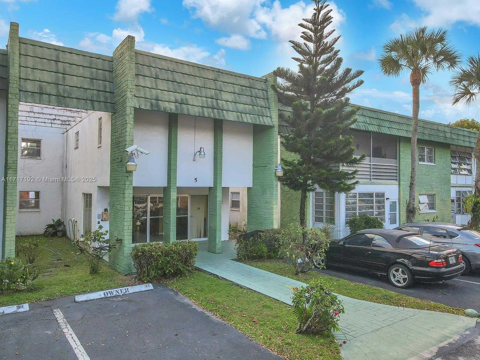 Small Image of 4821 NORTH WEST 22ND CT #110, Lauderhill Number 15