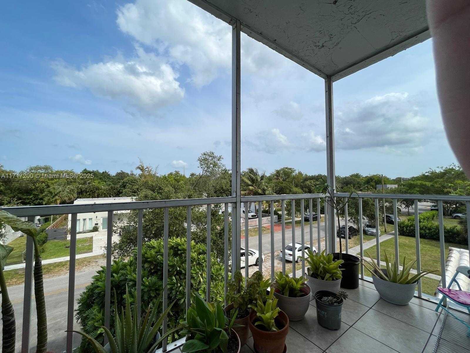 Small Image of 12290 NORTH EAST 11TH CT #203, North Miami Number 15