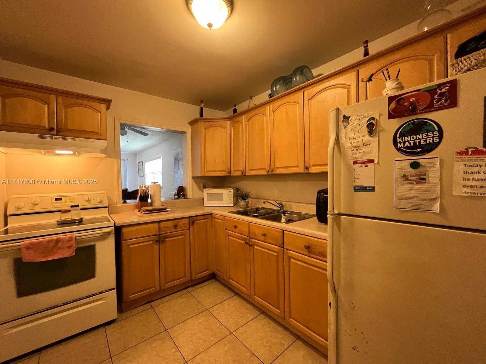 Small Image of 12290 NORTH EAST 11TH CT #203, North Miami Number 2
