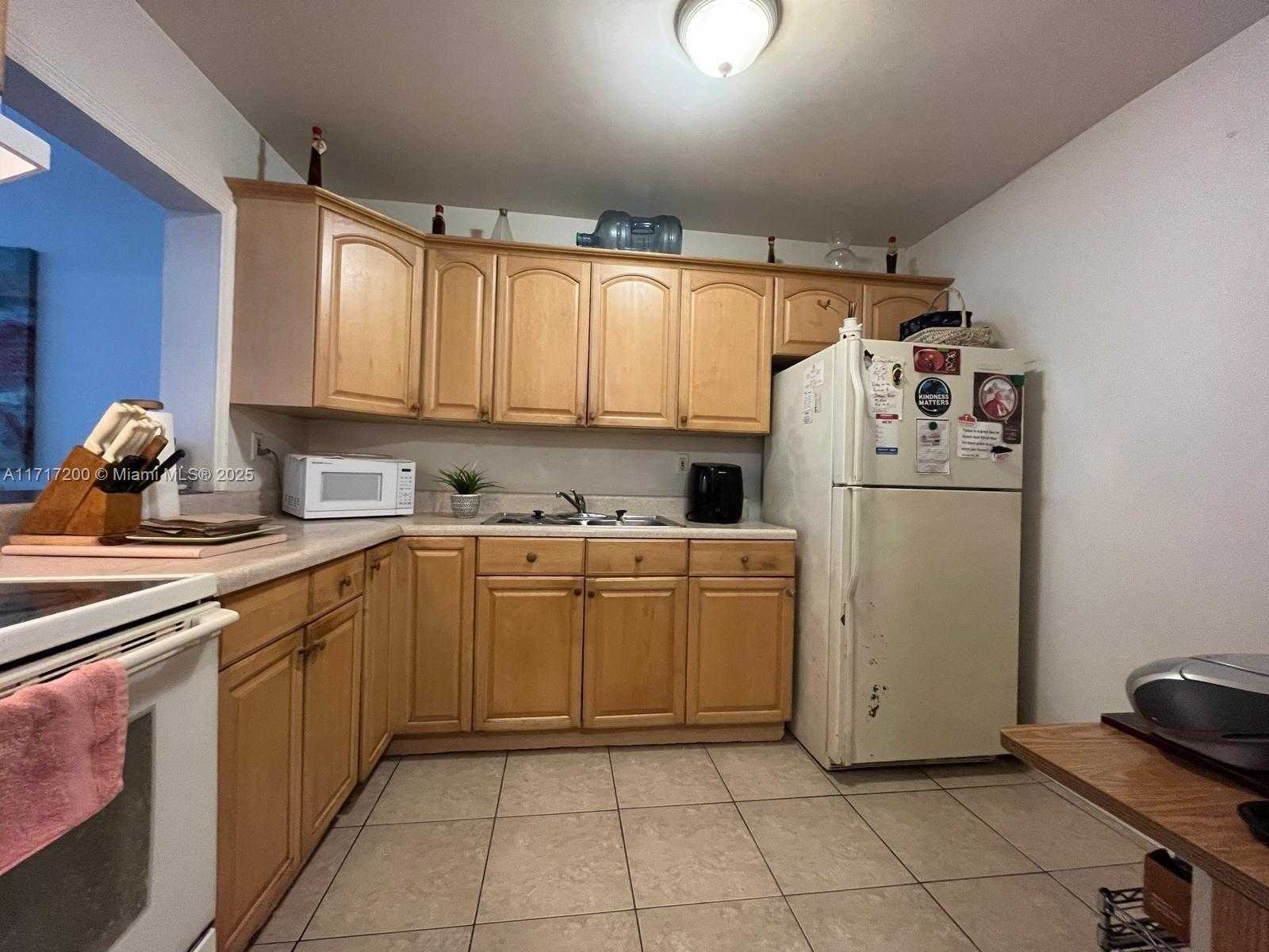 Small Image of 12290 NORTH EAST 11TH CT #203, North Miami Number 3