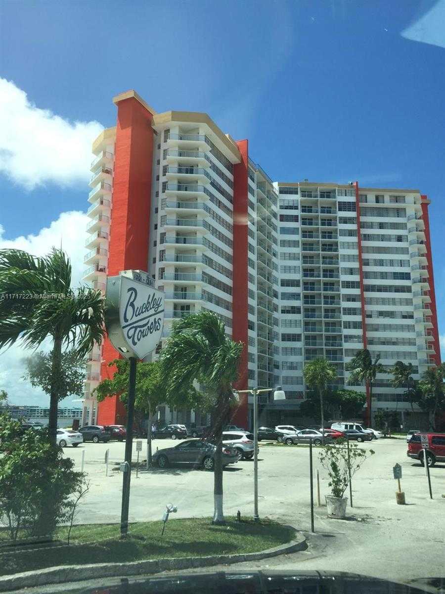 Small Image of 1301 NORTH EAST MIAMI GARDENS DR #1024W, Miami Number 2