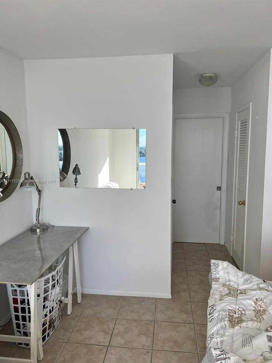 Small Image of 1301 NORTH EAST MIAMI GARDENS DR #1024W, Miami Number 24