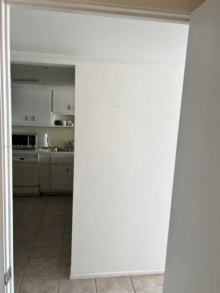Small Image of 1301 NORTH EAST MIAMI GARDENS DR #1024W, Miami Number 28