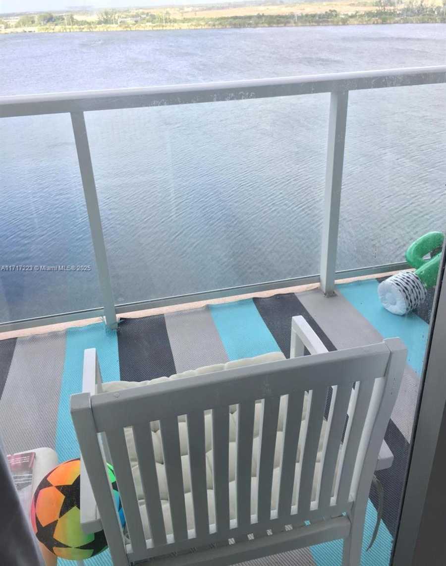 Small Image of 1301 NORTH EAST MIAMI GARDENS DR #1024W, Miami Number 3