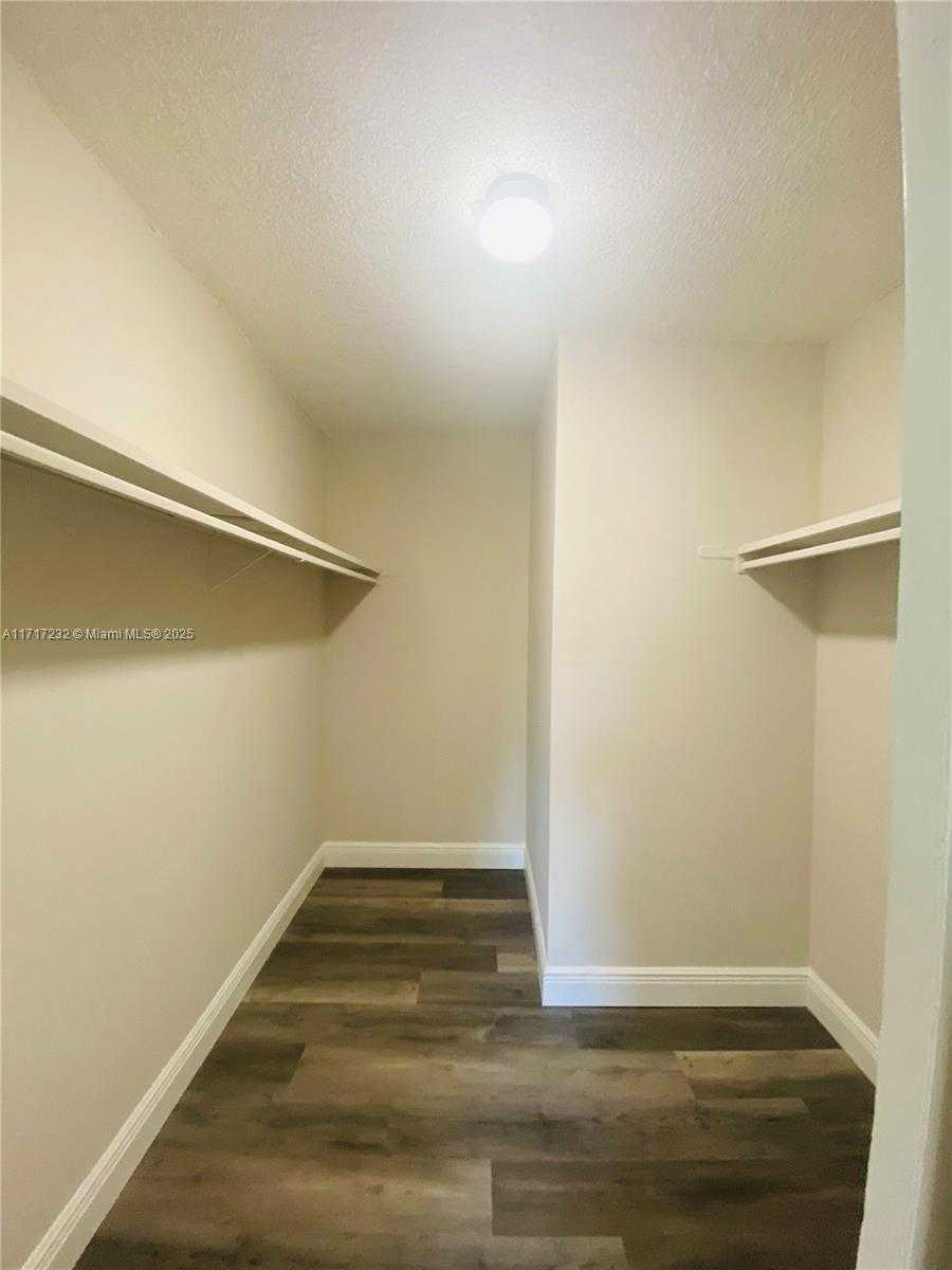 Small Image of 17901 NORTH WEST 68TH AVE #T206, Hialeah Number 8