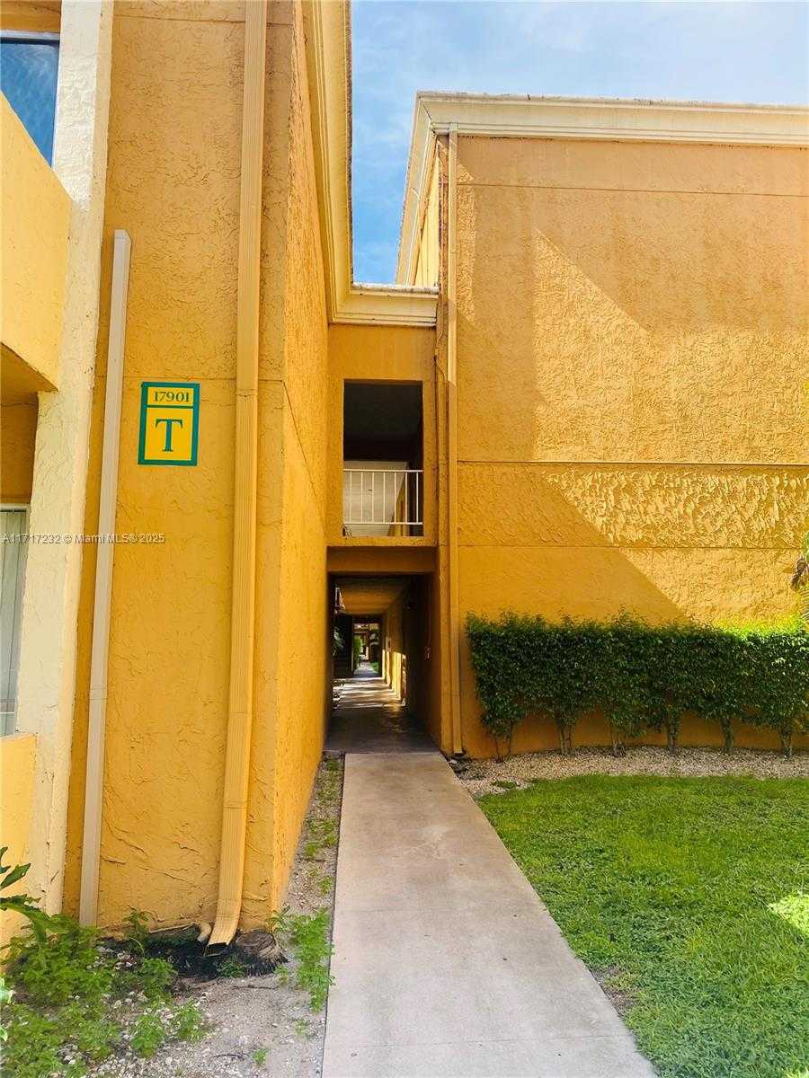 Small Image of 17901 NORTH WEST 68TH AVE #T206, Hialeah Number 9