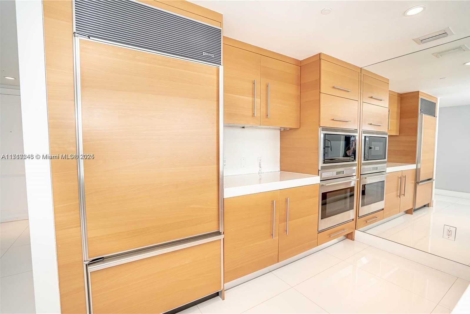 Small Image of 495 BRICKELL AVE #2301, Miami Number 15