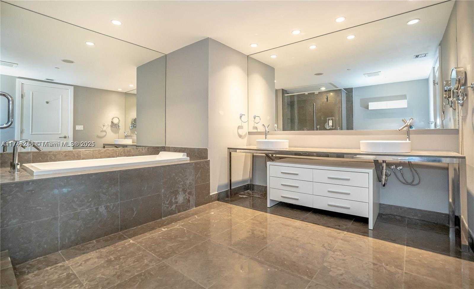 Small Image of 495 BRICKELL AVE #2301, Miami Number 25
