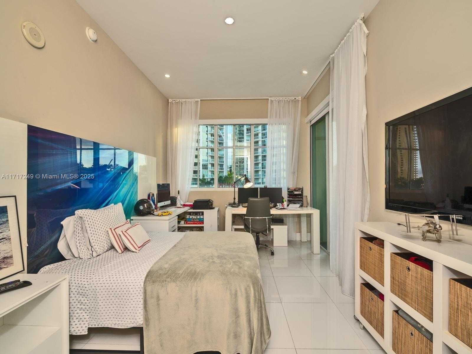 Small Image of 200 SUNNY ISLES BLVD #TH-404, Sunny Isles Beach Number 10