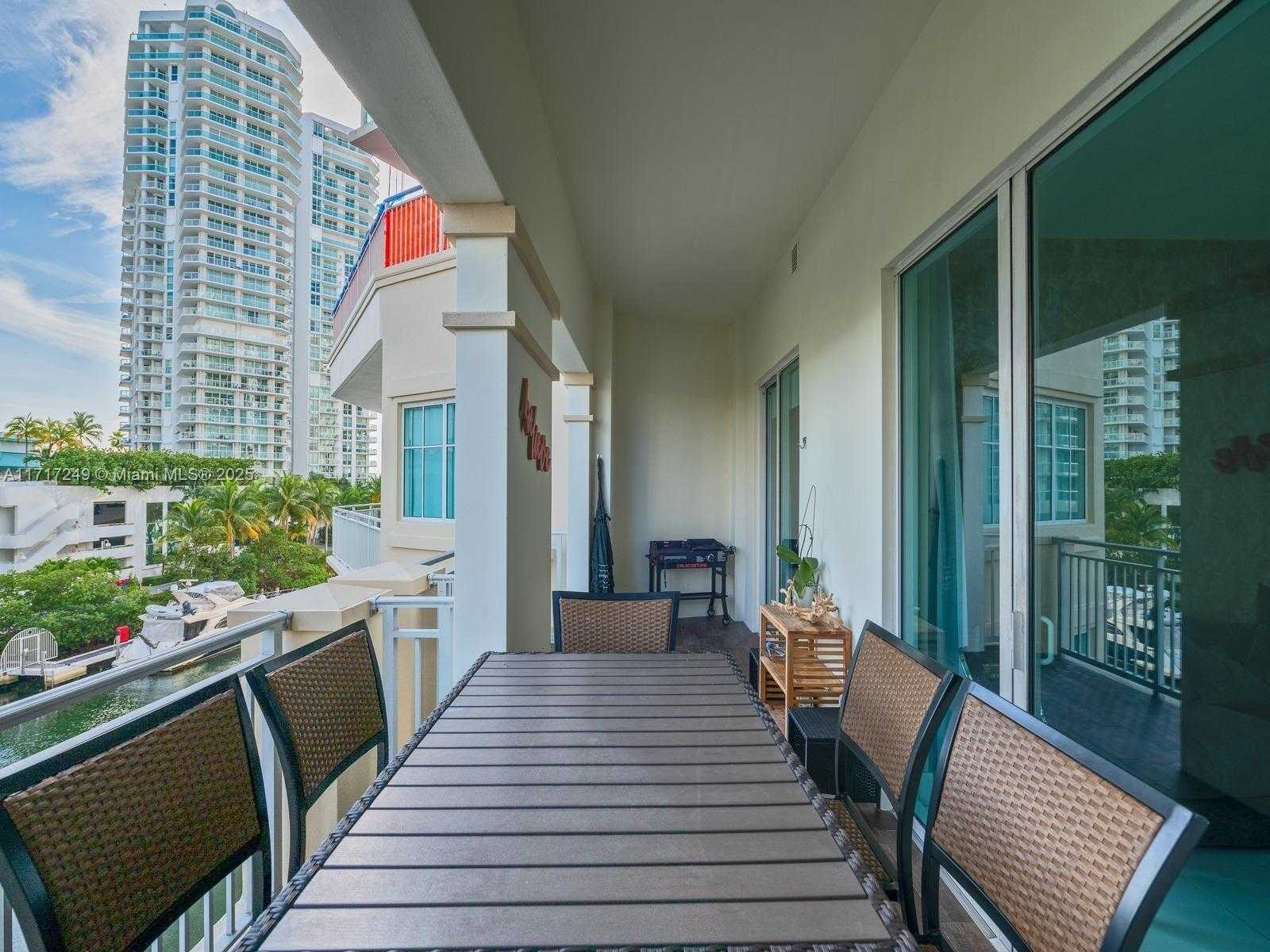 Small Image of 200 SUNNY ISLES BLVD #TH-404, Sunny Isles Beach Number 15