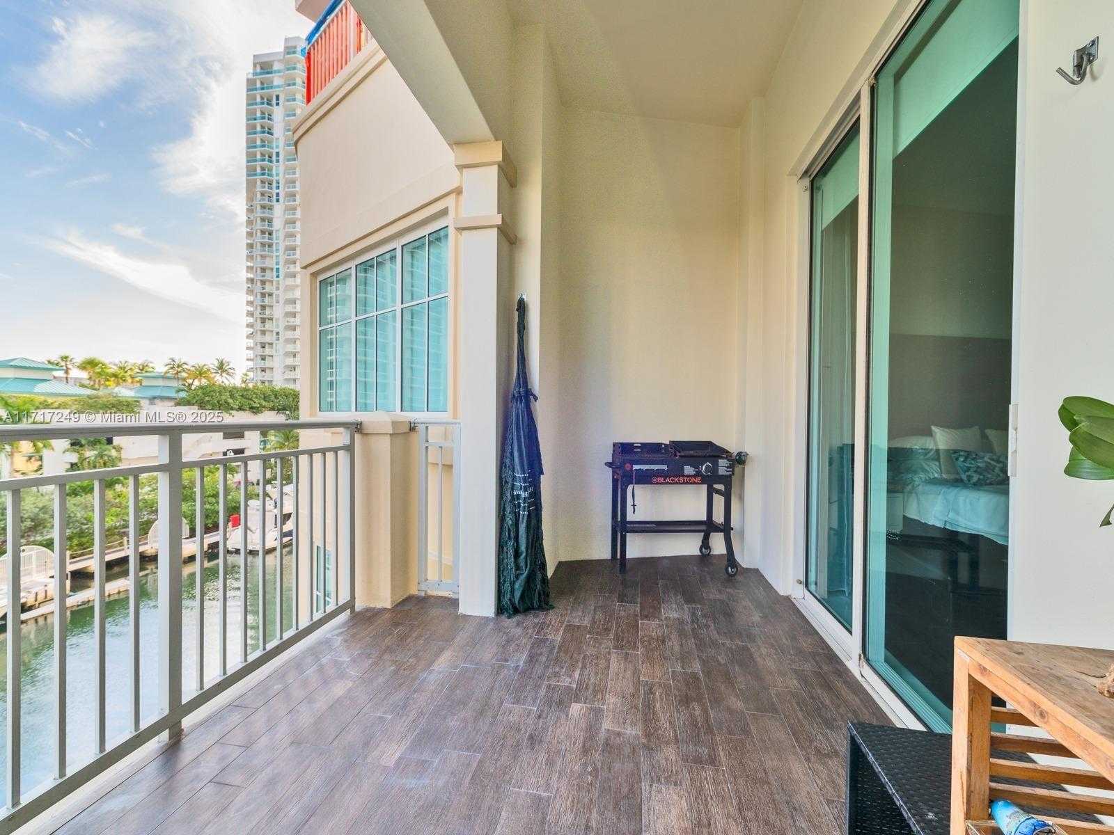 Small Image of 200 SUNNY ISLES BLVD #TH-404, Sunny Isles Beach Number 16