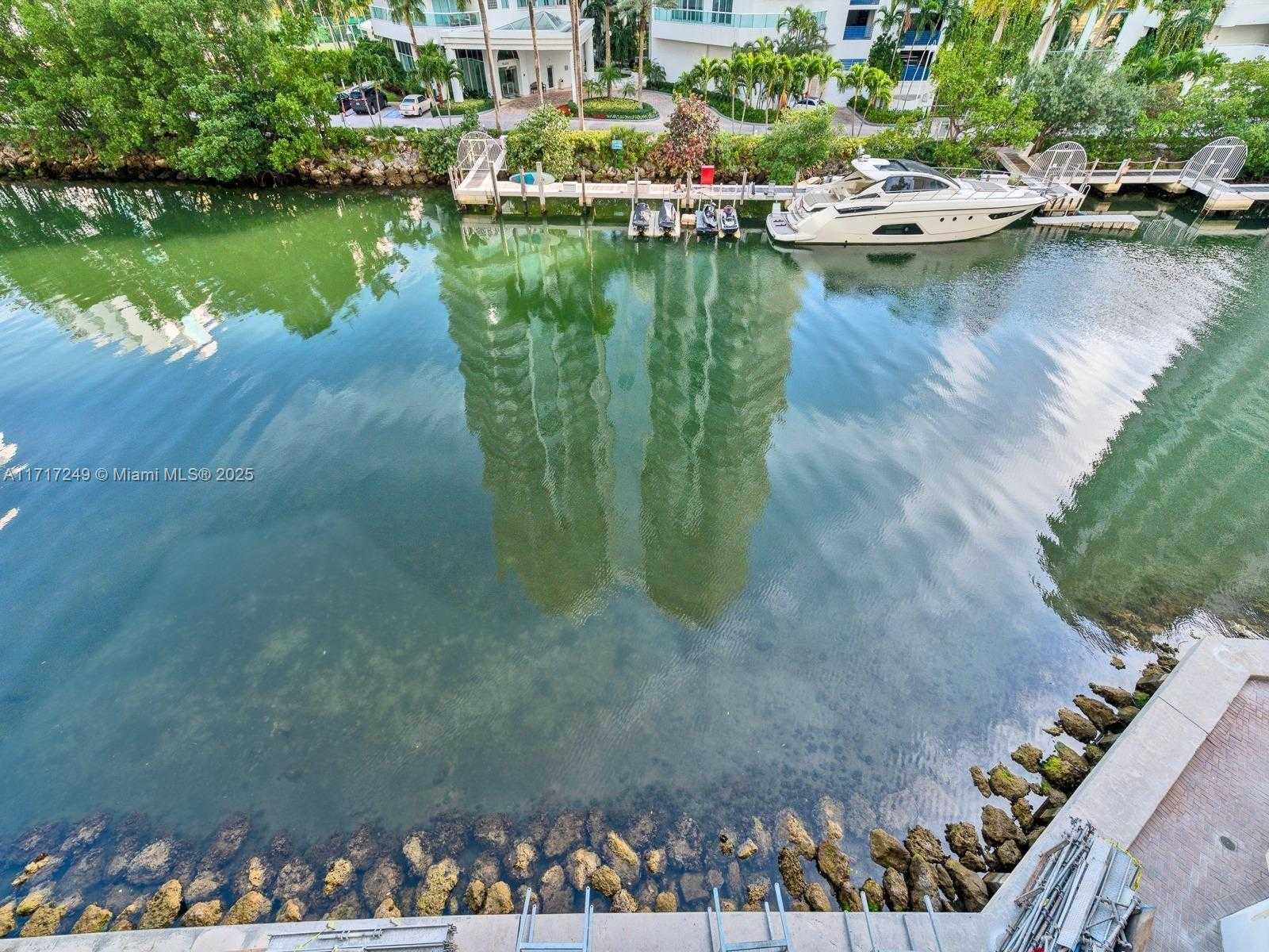 Small Image of 200 SUNNY ISLES BLVD #TH-404, Sunny Isles Beach Number 18