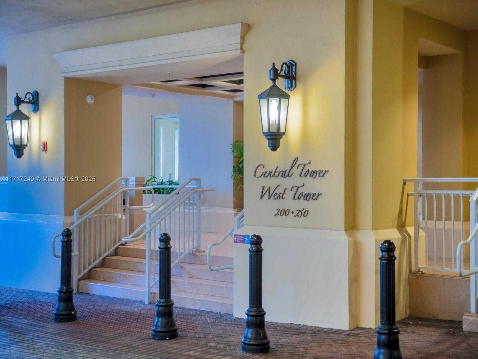 Small Image of 200 SUNNY ISLES BLVD #TH-404, Sunny Isles Beach Number 23