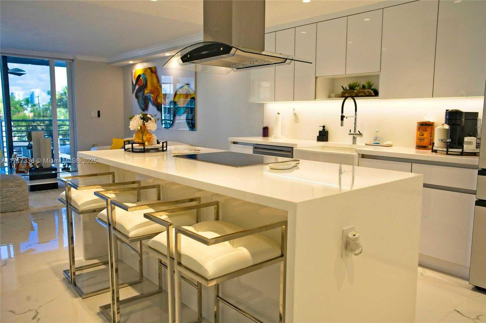 Small Image of 3849 NORTH EAST 169TH ST #302, North Miami Beach Number 2