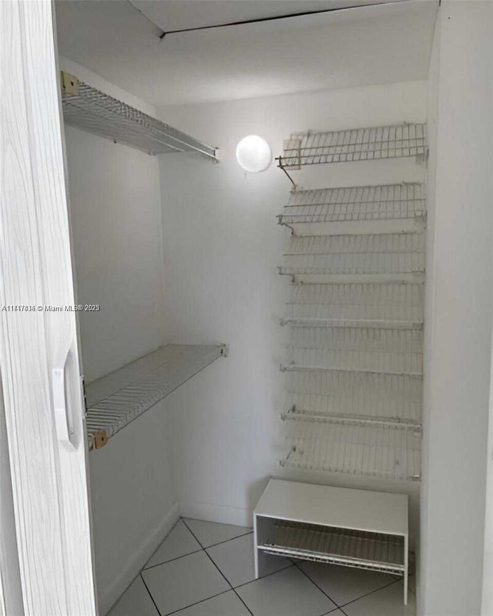 Small Image of 1020 94TH ST #203, Bay Harbor Islands Number 6