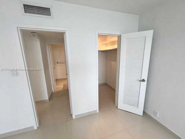 Small Image of 1000 WEST AVE #PH-07, Miami Beach Number 10