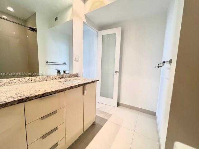 Small Image of 1000 WEST AVE #PH-07, Miami Beach Number 14