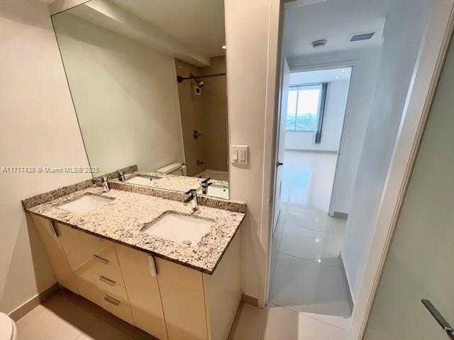 Small Image of 1000 WEST AVE #PH-07, Miami Beach Number 16