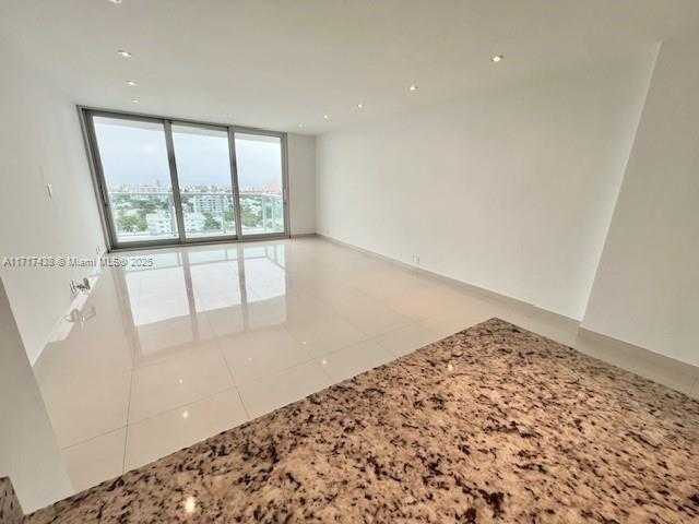 Small Image of 1000 WEST AVE #PH-07, Miami Beach Number 19